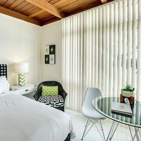 Calla Lily Inn Palm Springs Bagian luar foto